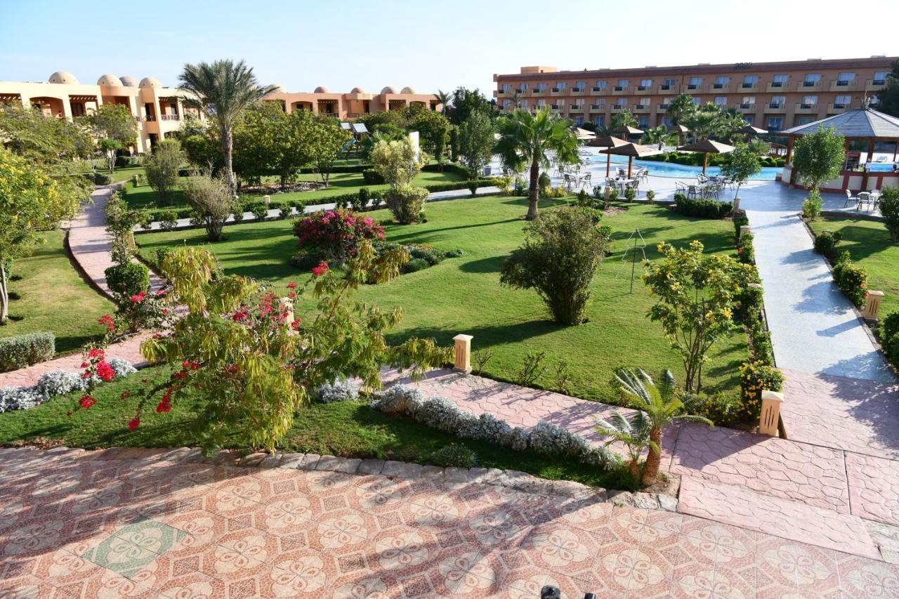 Wadi Lahmy Azur Resort - Soft All-Inclusive Abū Ghuşūn Exteriör bild