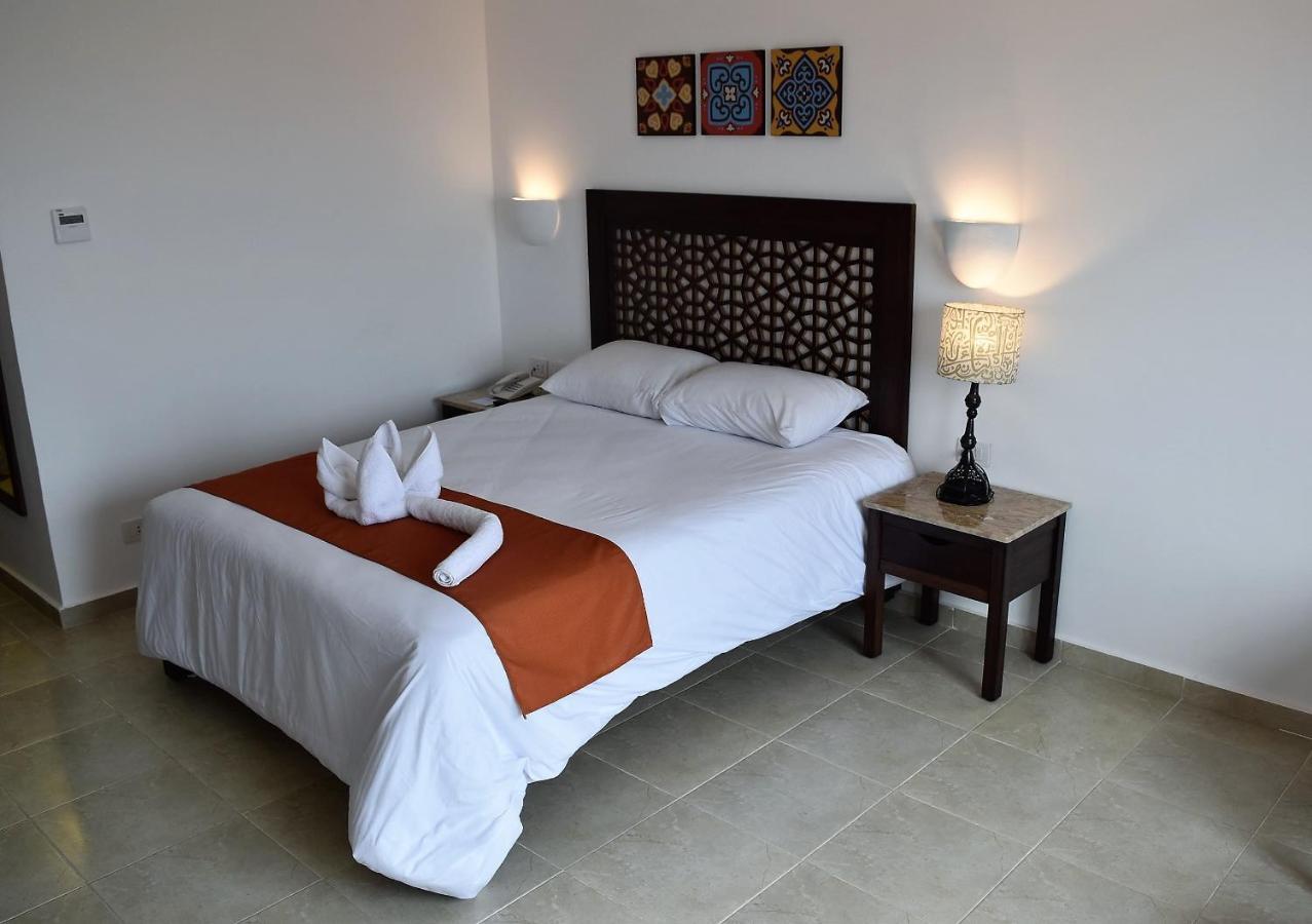 Wadi Lahmy Azur Resort - Soft All-Inclusive Abū Ghuşūn Exteriör bild